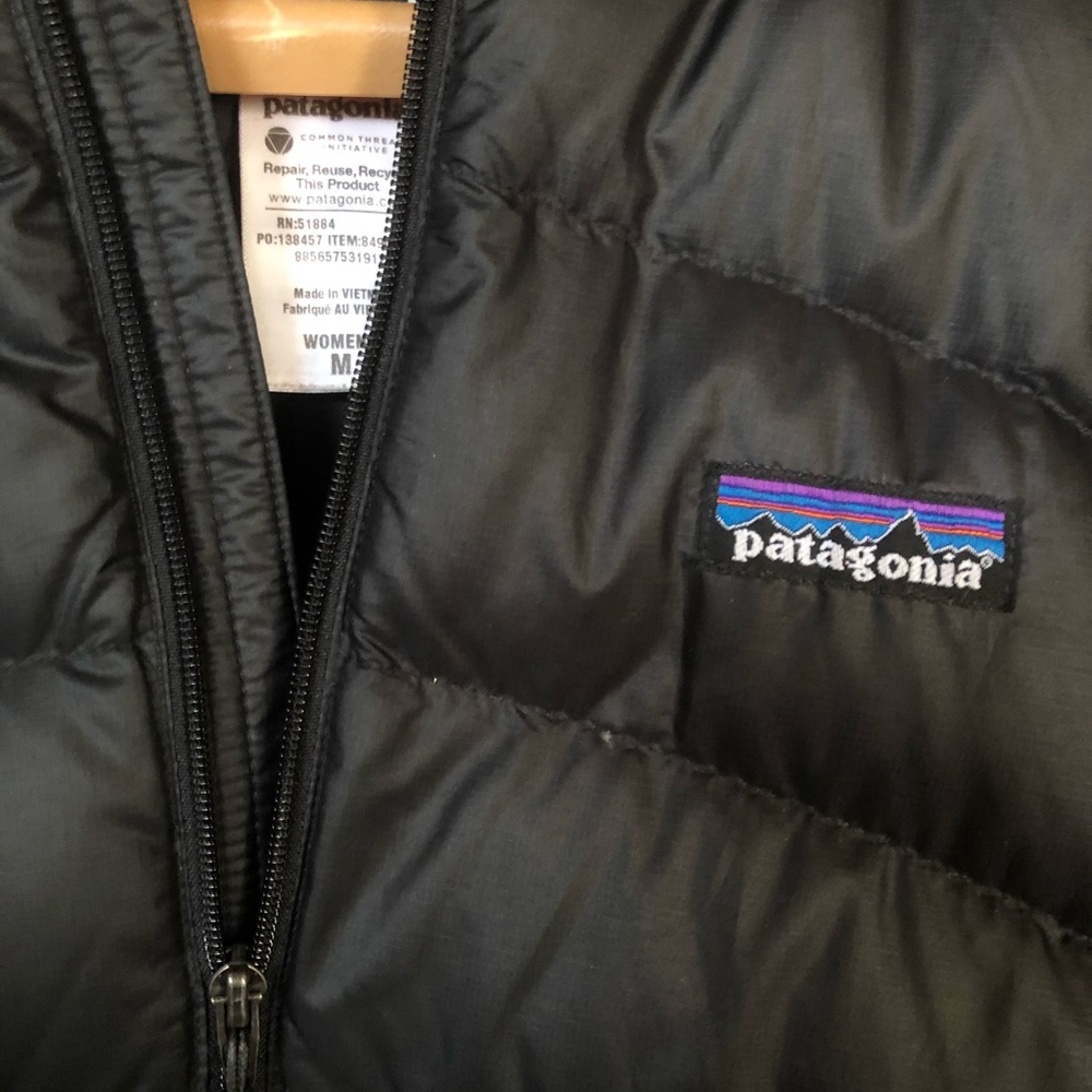 Women’s black Patagonia puffer jacket